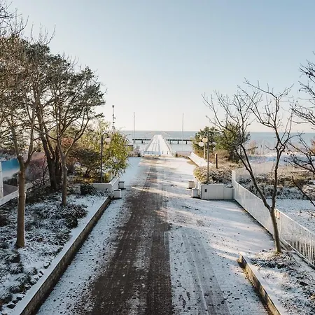 Bursztynowa Zatoka Blueapart Апартаменты *